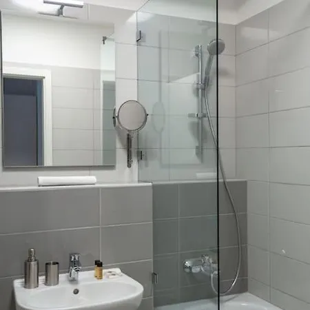 Apartment Intimate Ground-floor Hideaway - 011