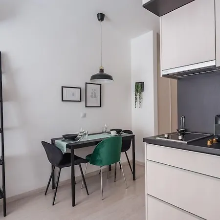 Apartment Intimate Ground-floor Hideaway - 011 *