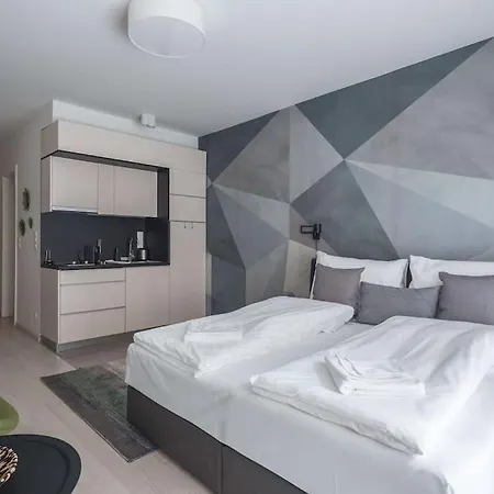 Intimate Ground-floor Hideaway - 011